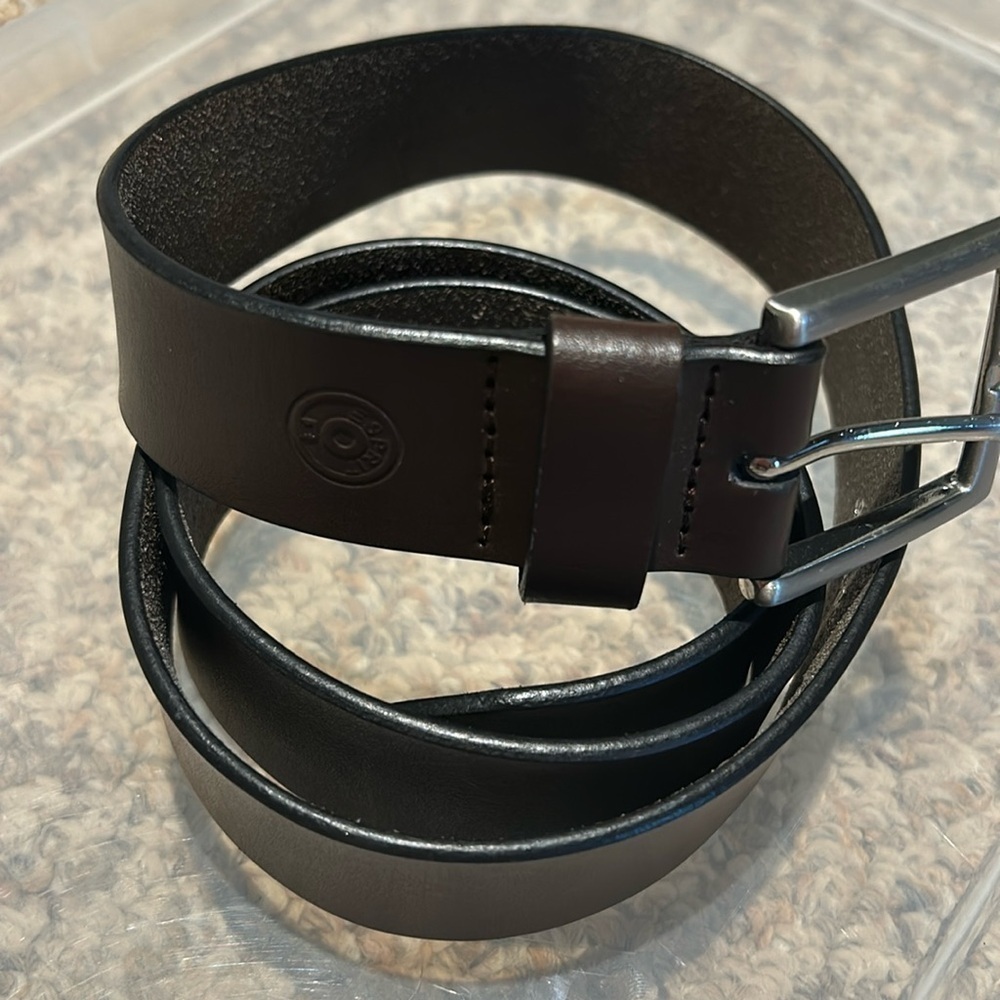 💥 2/$10 
ESPRIT Brown Leather Belt Silver Buckle 36”